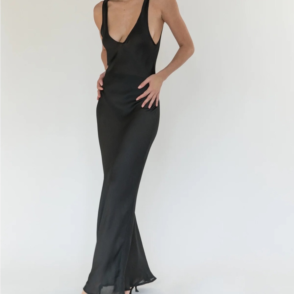 Elegant Black Maxi Dress